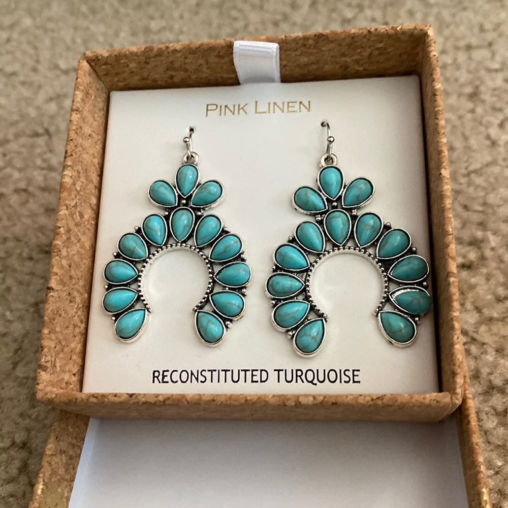 Turquoise horse shoe earrings